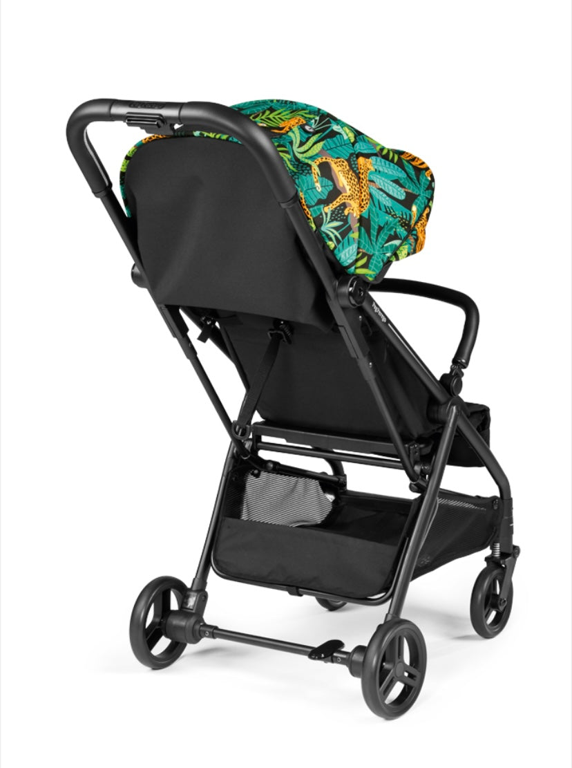 Selfie by Peg Perego is a light and compact stroller